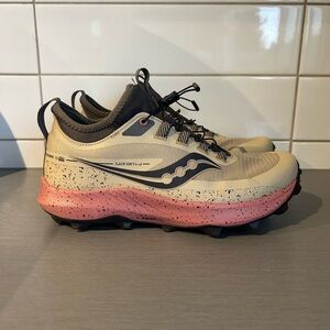 Saucony Peregrine 13 ST Beige and Pink Trail Sneakers